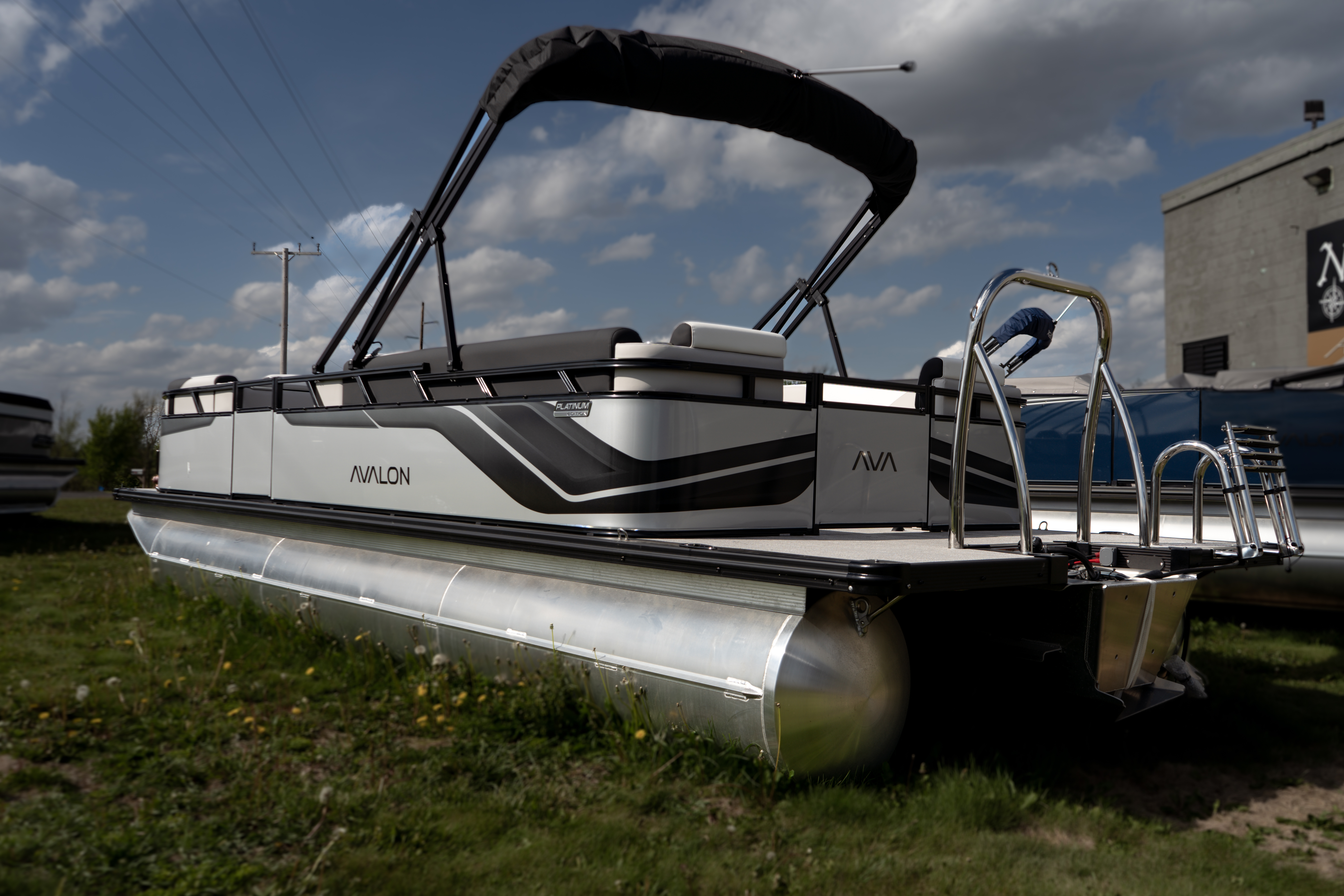 2026 Avalon Venture 85 Quad Lounger Pontoon