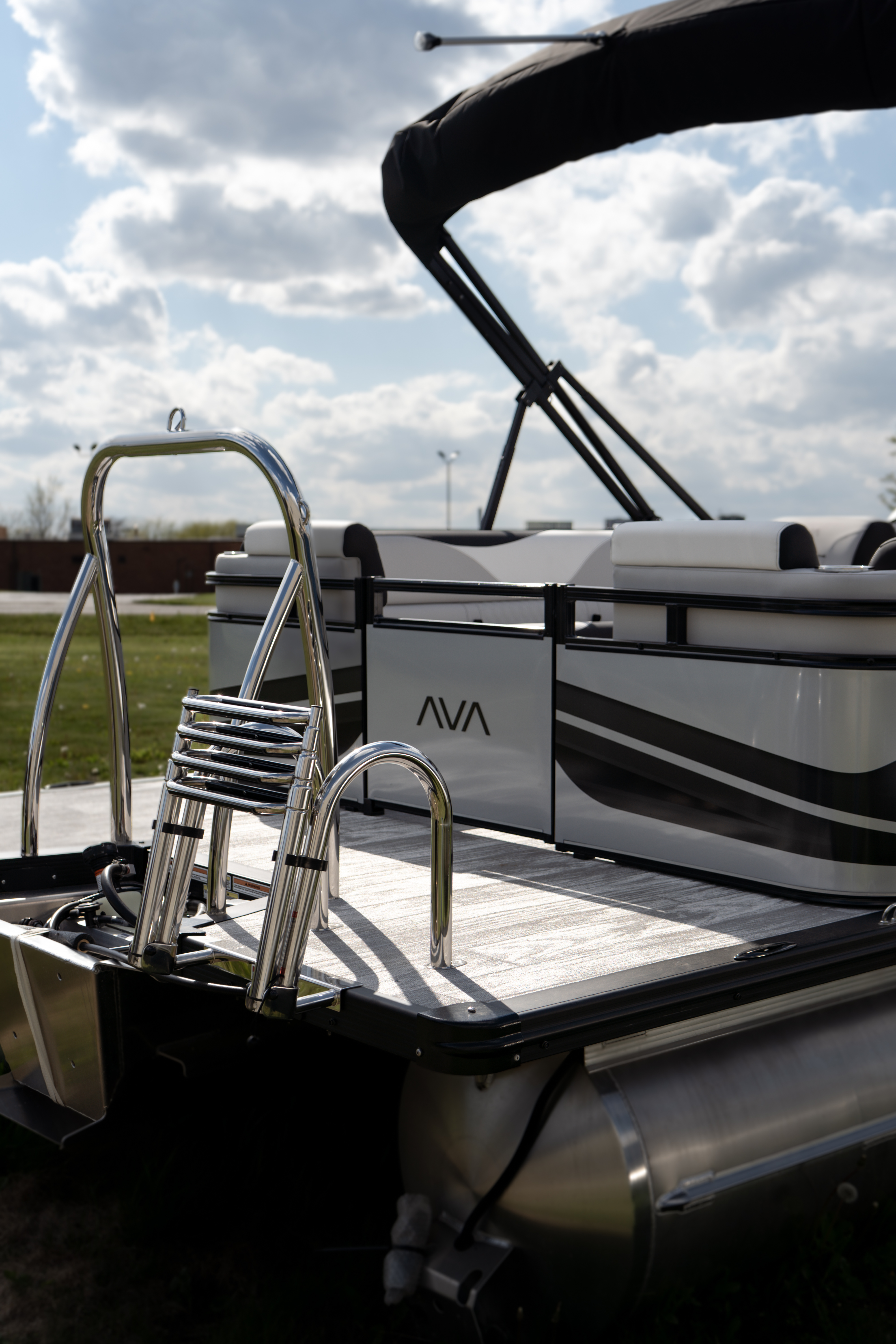 2026 Avalon Venture 85 Quad Lounger Pontoon