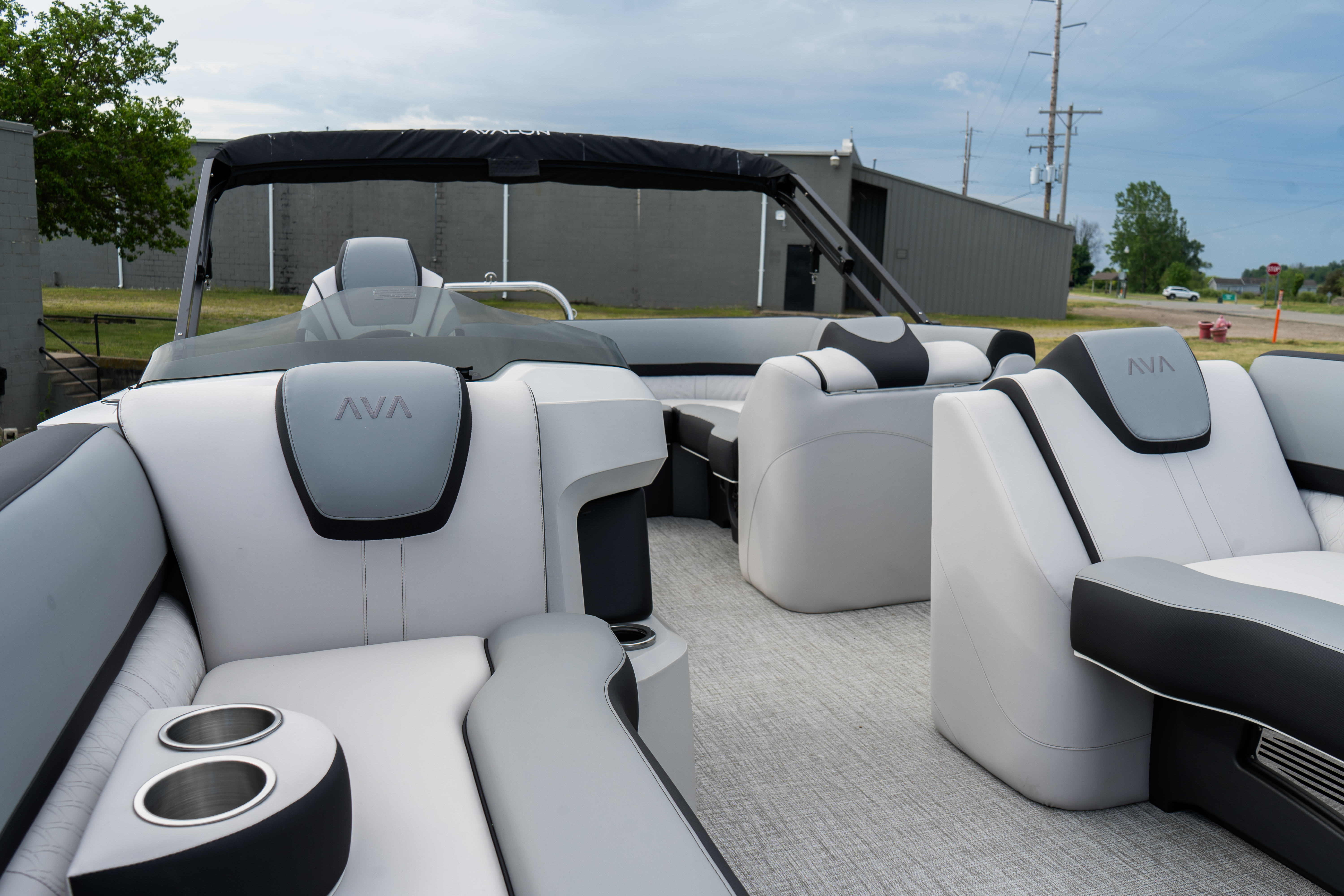 2026 Avalon LSZ Cruise  Pontoon