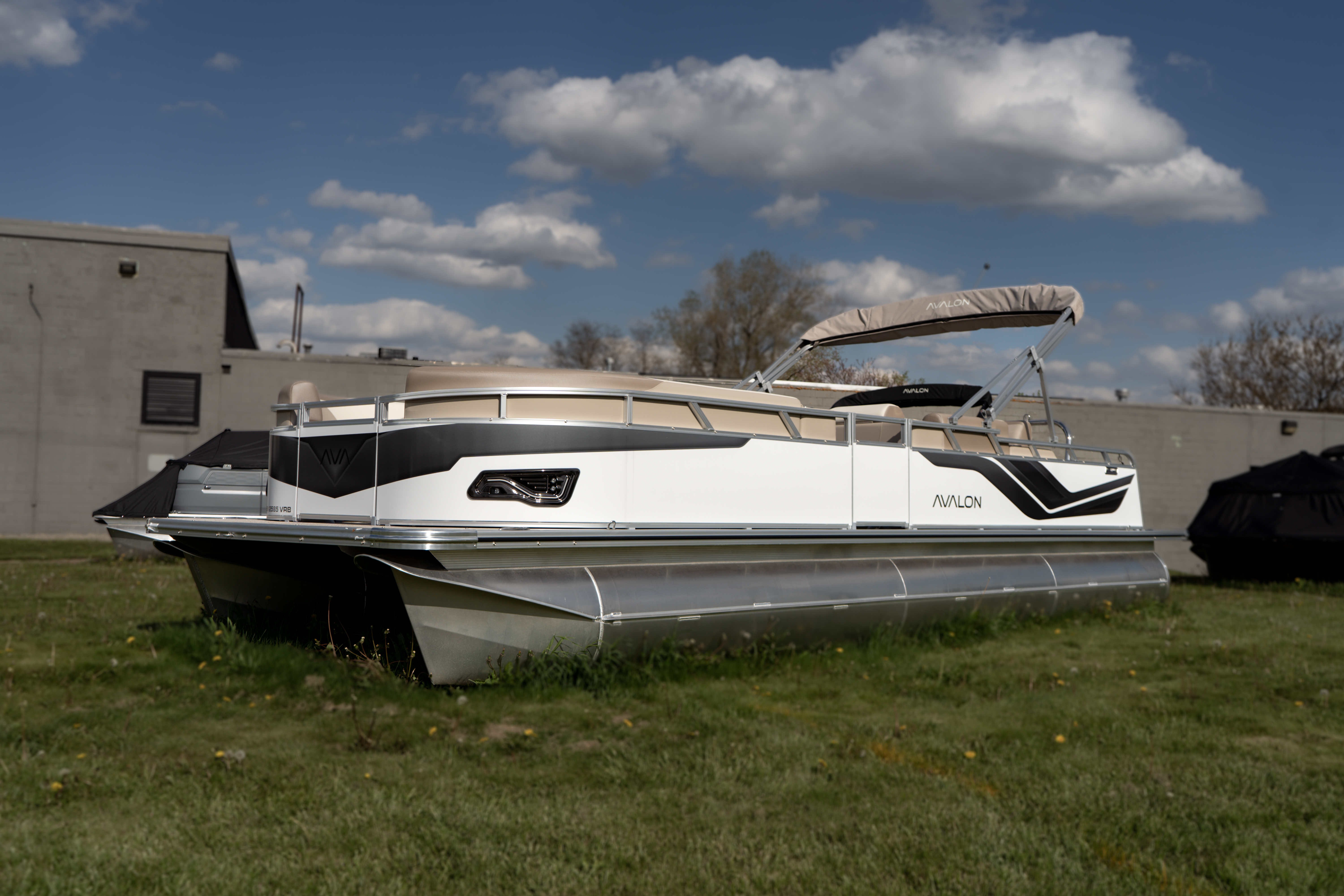 Avalon Venture 85 Versatile Rear Bench