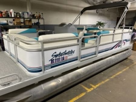 1997 Sweetwater  Pontoon